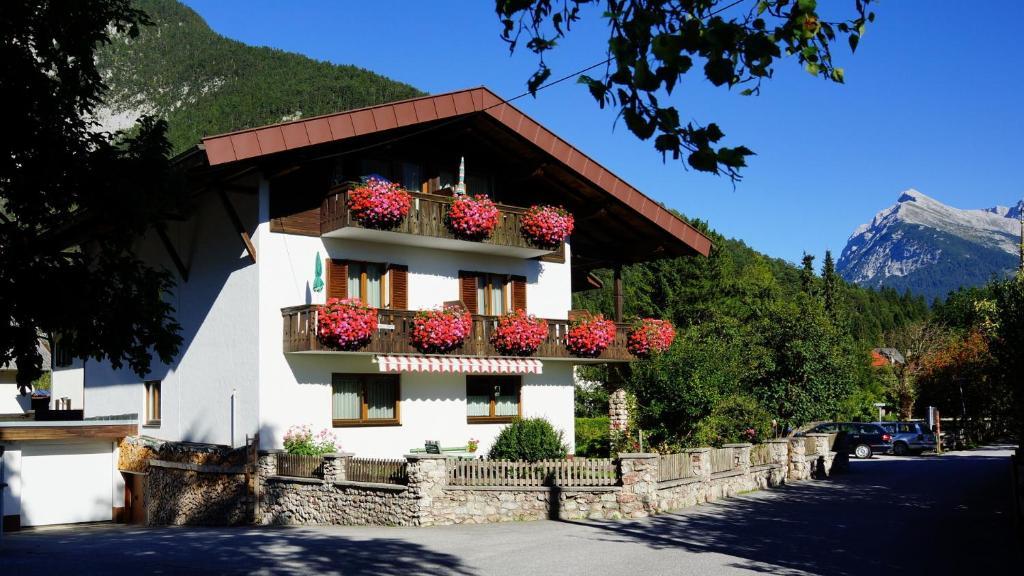 Haus Geiger Bed & Breakfast Scharnitz Exterior photo